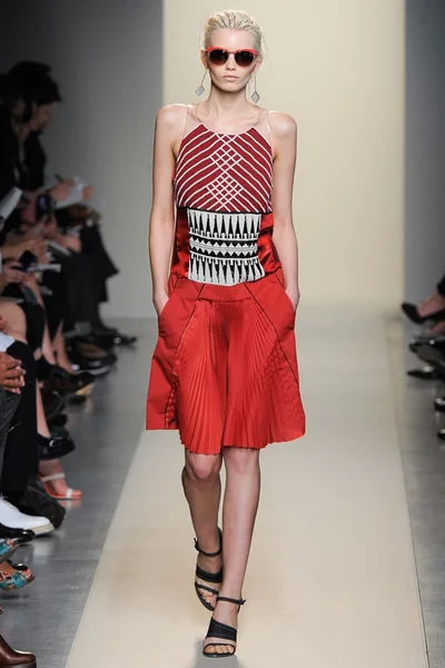 Look 15
